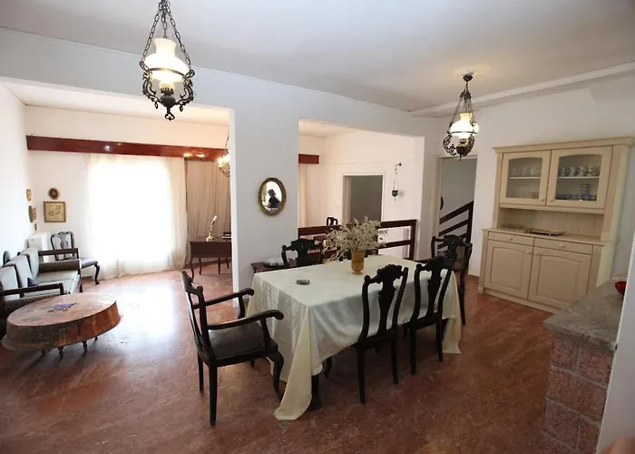 Orestes Villa Nauplie